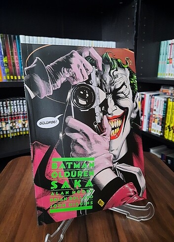 Batman Öldüren Şaka Retro Karton Kapak