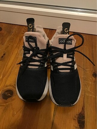 Adidas spor ayakkabı
