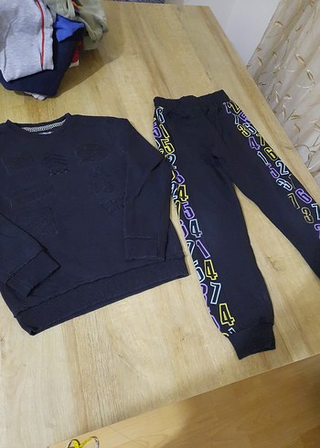 Diğer Siyah Erkek Çocuk Örme Sweatshirt ve Renkli Baskılı Eşofman