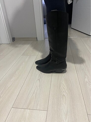 Stradivarius Kovboy bot