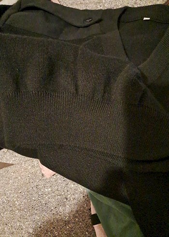 Düğmeli Siyah V Yaka Erkek Kazak - Görsel 3