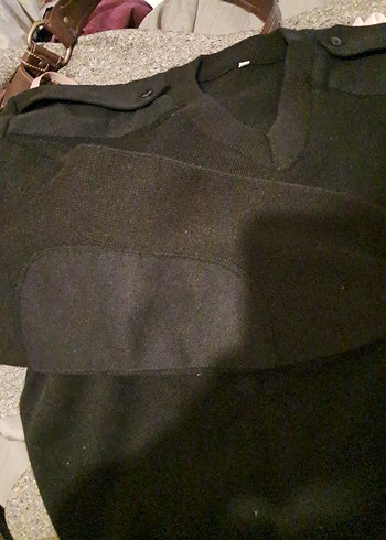 Düğmeli Siyah V Yaka Erkek Kazak - Görsel 2