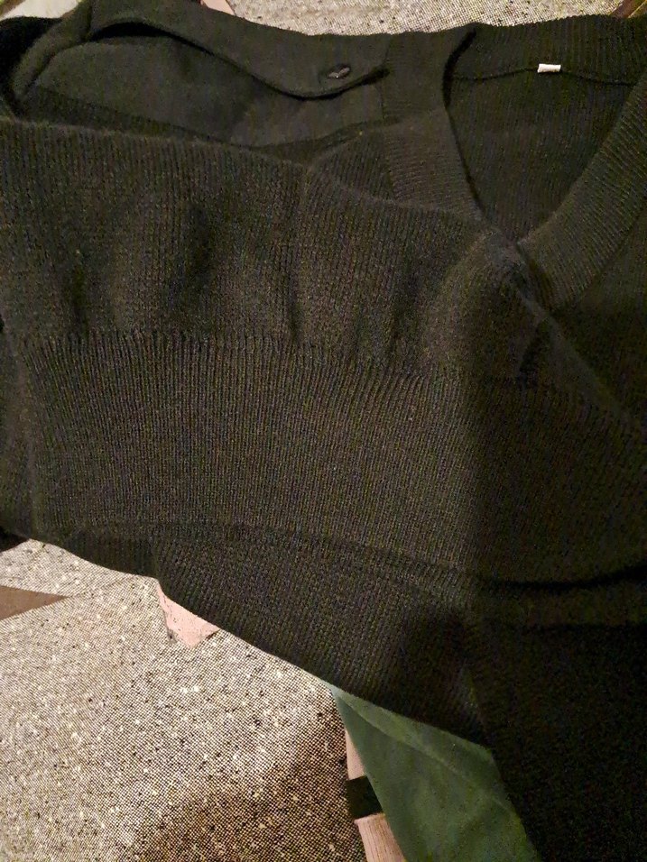 Düğmeli Siyah V Yaka Erkek Kazak - Görsel 3