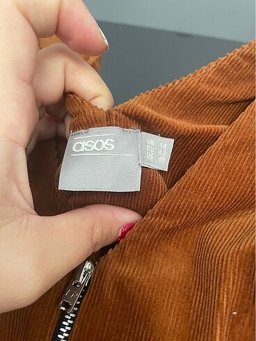 Harika bir şort tulum - Görsel 5