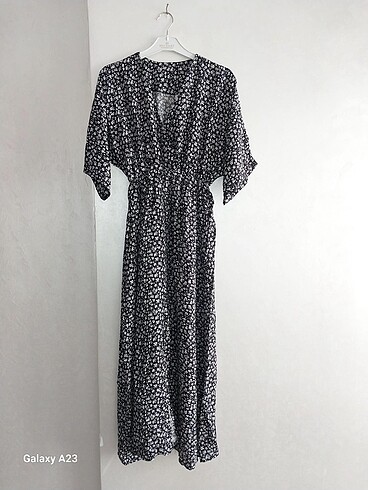 Zara NEW SEASON DOKUMA VİSKON YİRTMAÇLİ ELBİSE