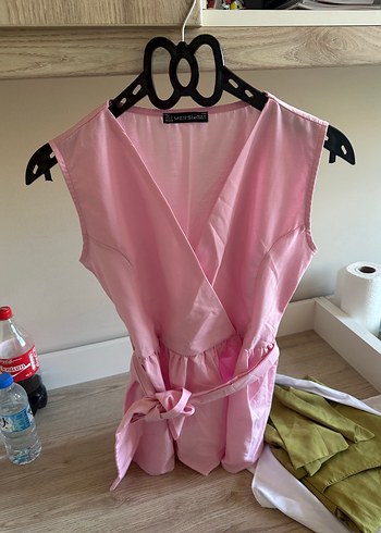Pembe V Yaka Kolsuz gömlek