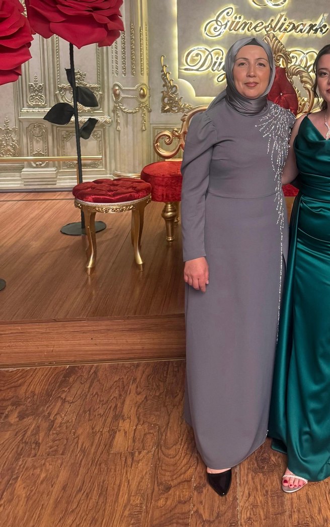 Uzun Gri Nakışlı Kadın Abiye Elbise - Görsel 2