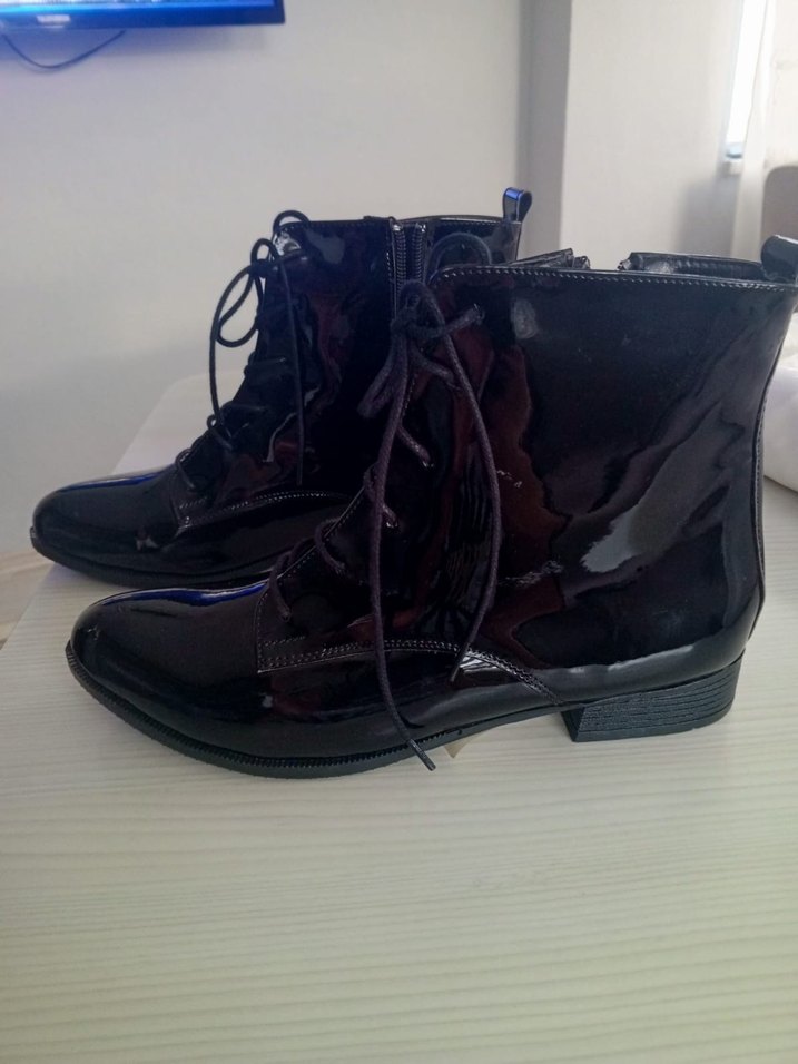 Kadın Siyah Rugan Bağcıklı Goth Bot - Görsel 2