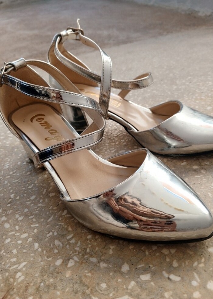 Topuklu ayakkabı - Görsel 3