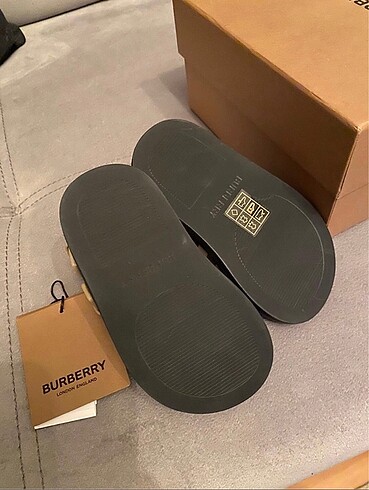 23 Beden Burberry sandalet