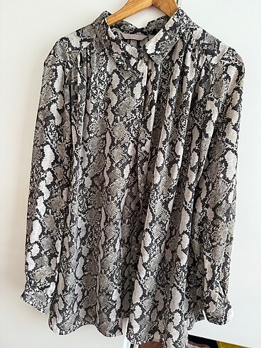 H&M şifon bluz.