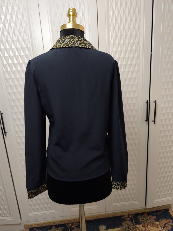 Düğmeli Siyah Kadın Gömlek - Görsel 3