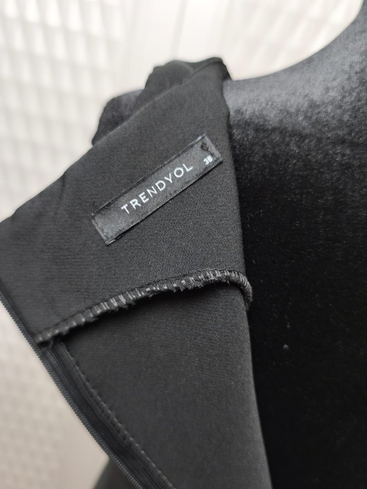 Klasik Siyah Uzun Kollu Elbise - Görsel 3