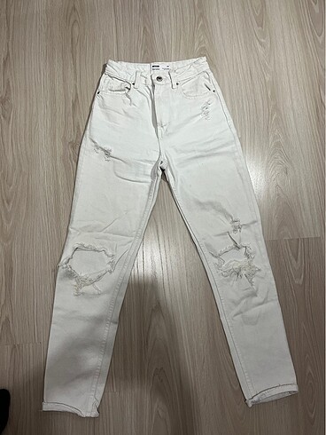 32 Beden Bershaka mom jeans beyaz pantolon