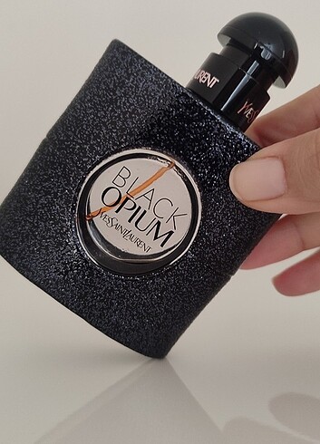Beden Renk YSL black opium parfüm
