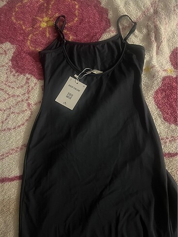 Bershka vucuda yapisan midi boy elbise