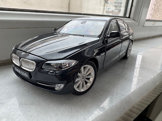 BMW 535i (F30) Welly 1:24 Diecast Model araba