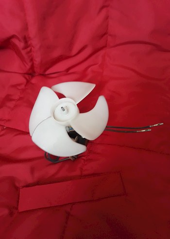 Kırmızı Renkli Rüzgarlık Motoru W-COMLA220-2V5 - Görsel 4