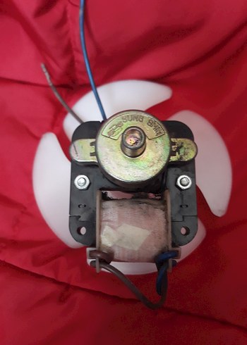 Kırmızı Renkli Rüzgarlık Motoru W-COMLA220-2V5 - Görsel 2