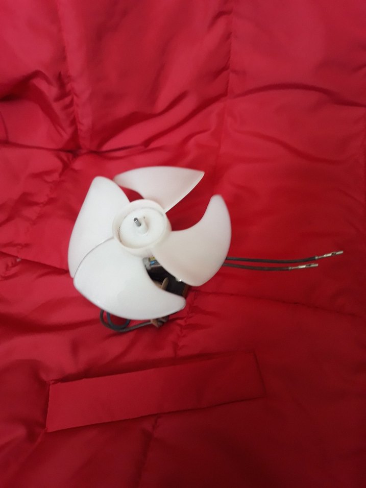 Kırmızı Renkli Rüzgarlık Motoru W-COMLA220-2V5 - Görsel 4