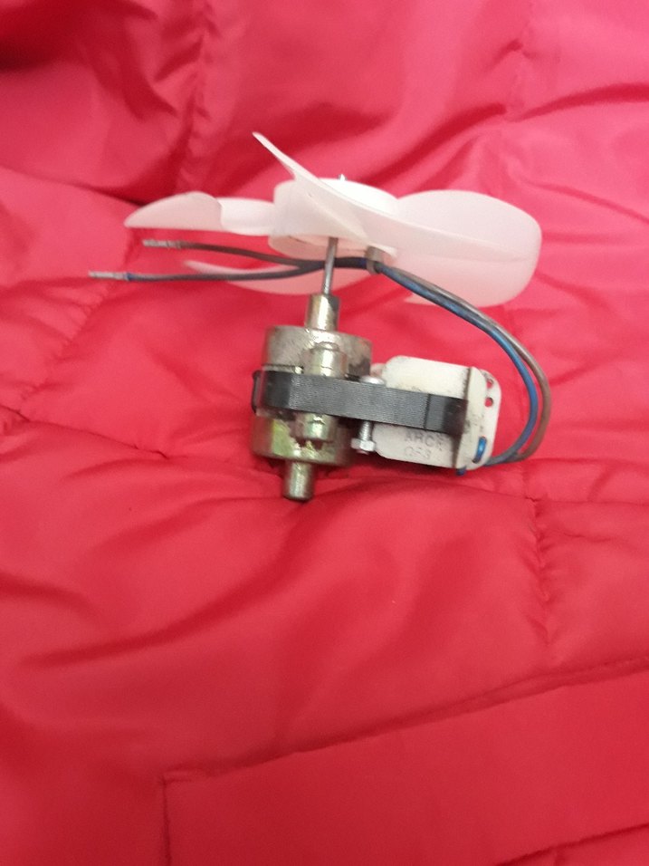 Kırmızı Renkli Rüzgarlık Motoru W-COMLA220-2V5 - Görsel 5