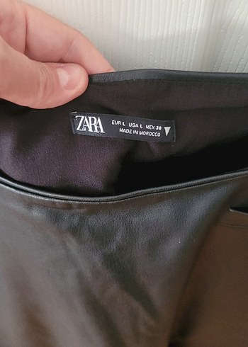 40 Beden Siyah Deri Midi Kolsuz Elbise