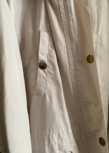Bej astarlı kapüşonlu yağmurluk - Görsel 4