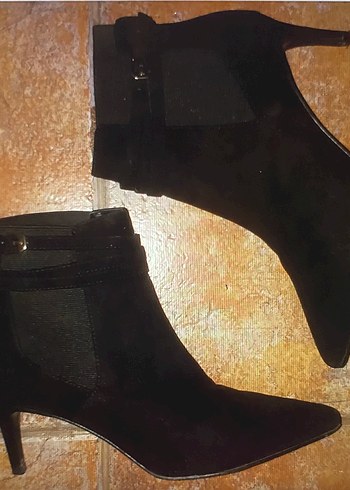 38 Beden Tokalı Siyah Süet Stiletto Kadın Bot