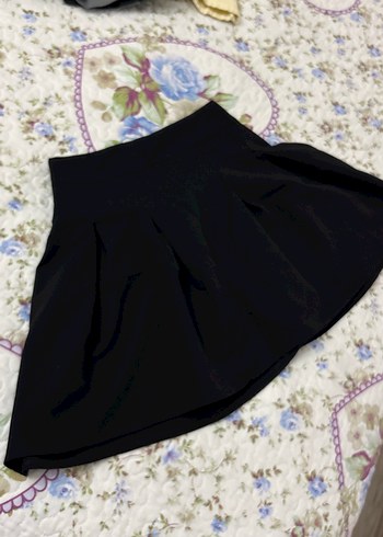 Siyah Pilili Mini Etek