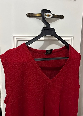 Kırmızı V Yaka Kolsuz Kadın Kazak - Görsel 2