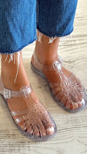 Zara Şeffaf simli jelly sandalet
