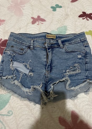 Kadın Mavi Mini Yırtık Denim Şort