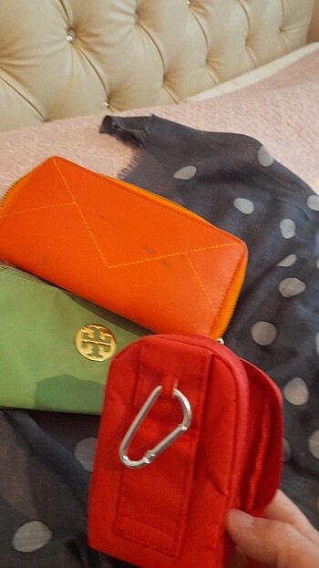 Guess Güzel bir anahtarlık kemere takılacak elde taşıyacak