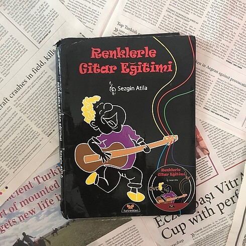 Renklerle Gitar Eğitimi Kitap