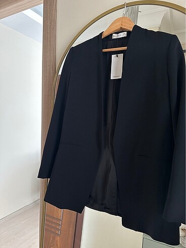 Mango dökümlü kumaş blazer