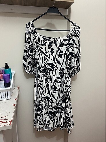 çiçekli yazlık elbise - Görsel 3