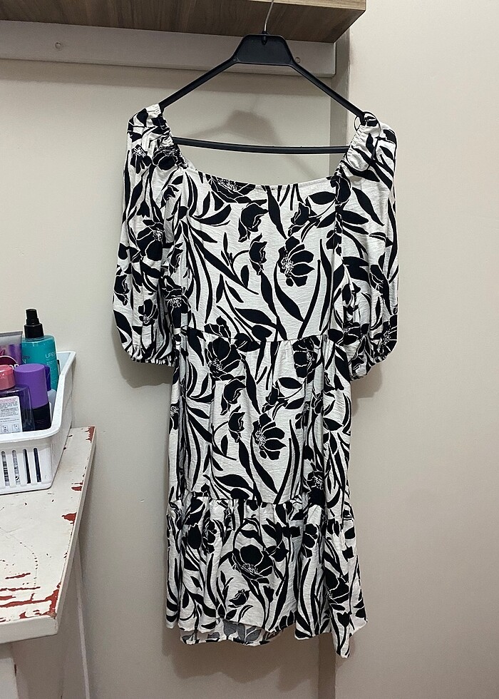 çiçekli yazlık elbise - Görsel 3