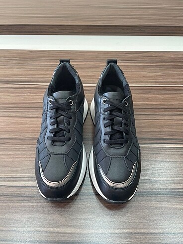 Diğer HAKİKİ DERİ SPOR AYAKKABI SNEAKER