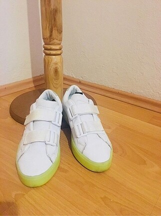 Adidas spor ayakkabı