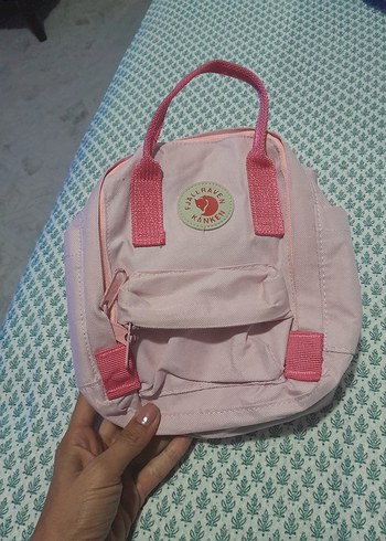 Pembe Kadın Sırt Çantası