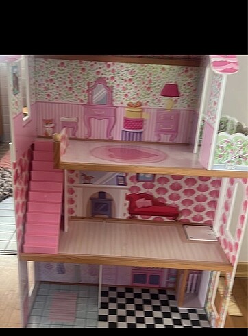 Ahşap Barbie evi