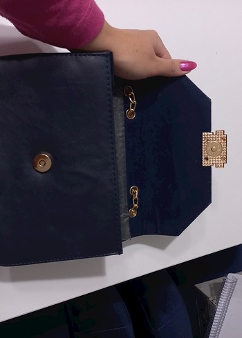 Zincir Detaylı Lacivert Kadın Çanta - Görsel 6