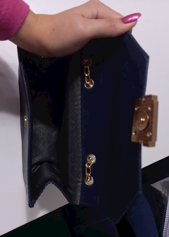 Zincir Detaylı Lacivert Kadın Çanta - Görsel 5