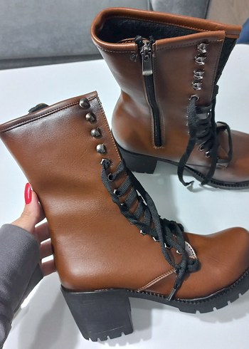 Kahverengi Deri Bağcıklı Kadın Bot - Görsel 4