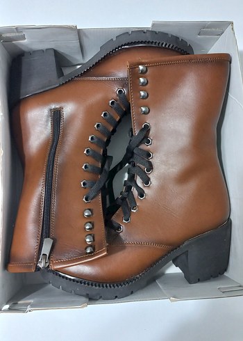 Kahverengi Deri Bağcıklı Kadın Bot - Görsel 5