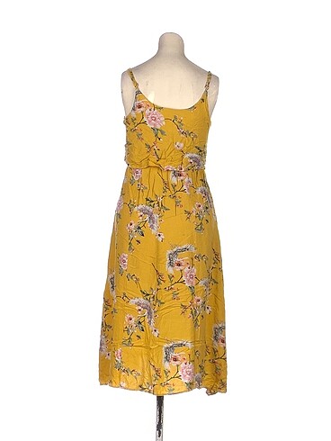 s Beden PreLoved Kısa Elbise %70 İndirimli.