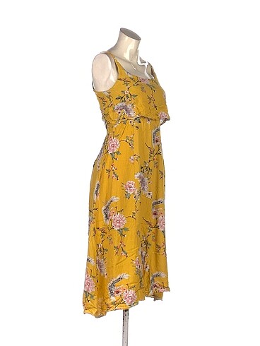 Diğer PreLoved Kısa Elbise %70 İndirimli.