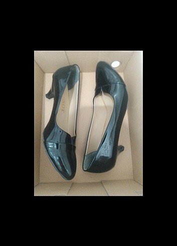 Kadın siyah stiletto ayakkabı 