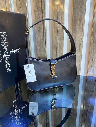 YSL bayan el çantası