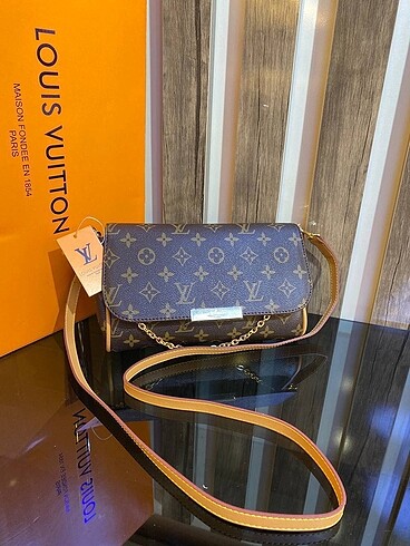 Louis Vuitton LOUIS VUITTON